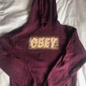 maroon/ red sweatshirt women’s